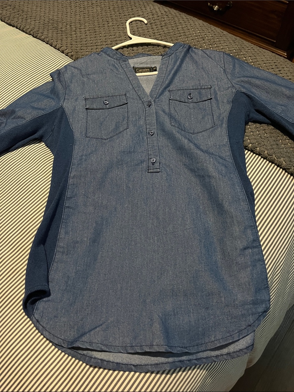 Denim shirt that has some stretch room on the sides.